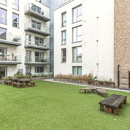 Modern Serviced 3-Bedroom Flat In East London Eksteriør bilde