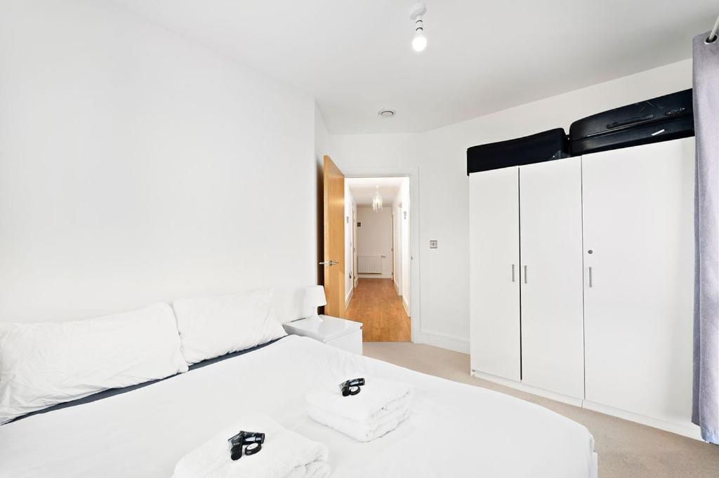 Modern Serviced 3-Bedroom Flat In East London Eksteriør bilde