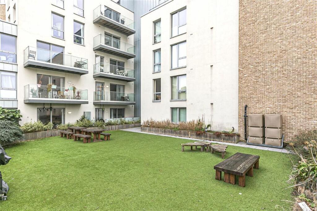 Modern Serviced 3-Bedroom Flat In East London Eksteriør bilde