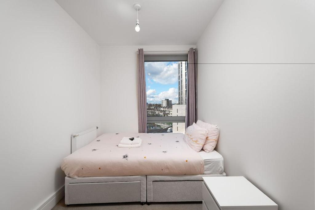 Modern Serviced 3-Bedroom Flat In East London Eksteriør bilde